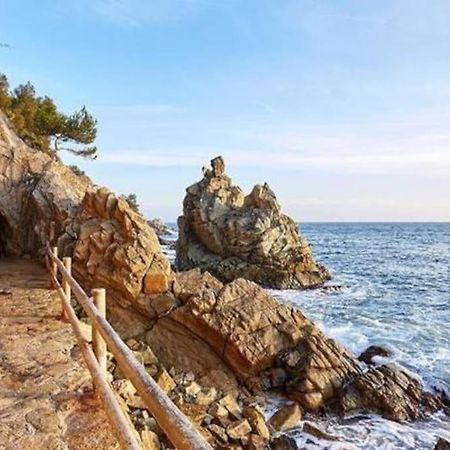 Somriu Apartament Fenals Platja يوريت دي مار المظهر الخارجي الصورة