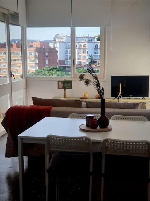 Somriu Apartament Fenals Platja يوريت دي مار المظهر الخارجي الصورة