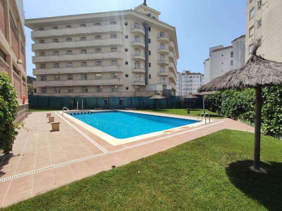 Somriu Apartament Fenals Platja يوريت دي مار المظهر الخارجي الصورة