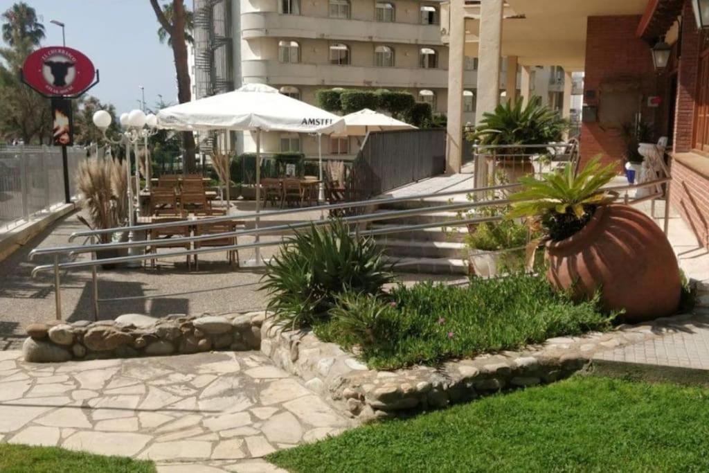 Somriu Apartament Fenals Platja يوريت دي مار المظهر الخارجي الصورة