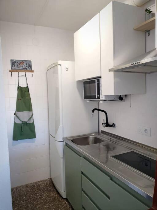 Somriu Apartament Fenals Platja يوريت دي مار المظهر الخارجي الصورة