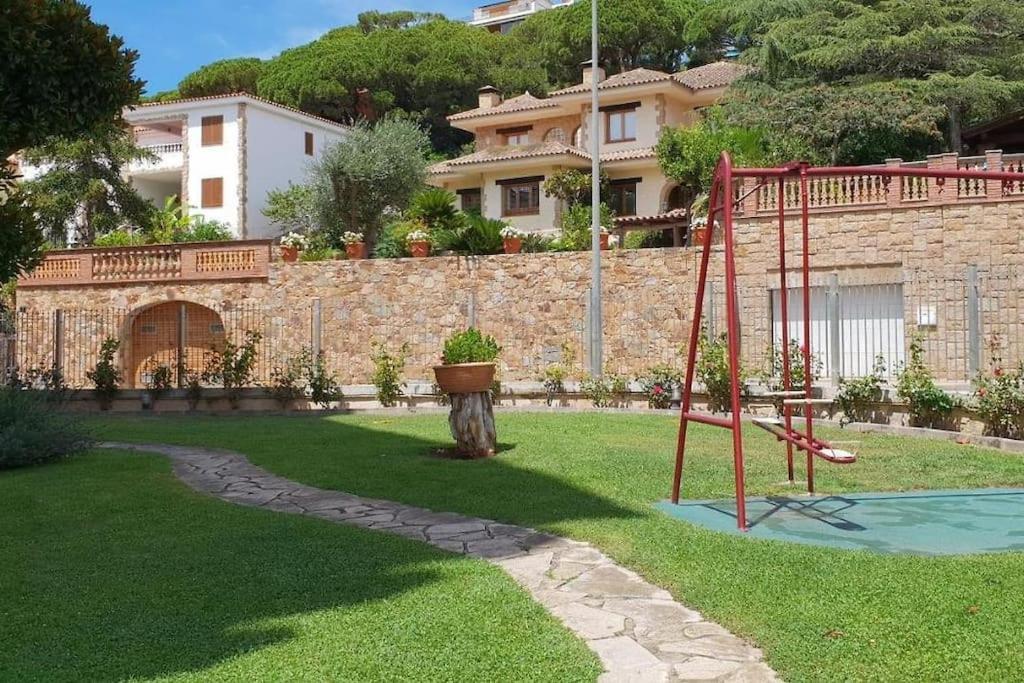 Somriu Apartament Fenals Platja يوريت دي مار المظهر الخارجي الصورة